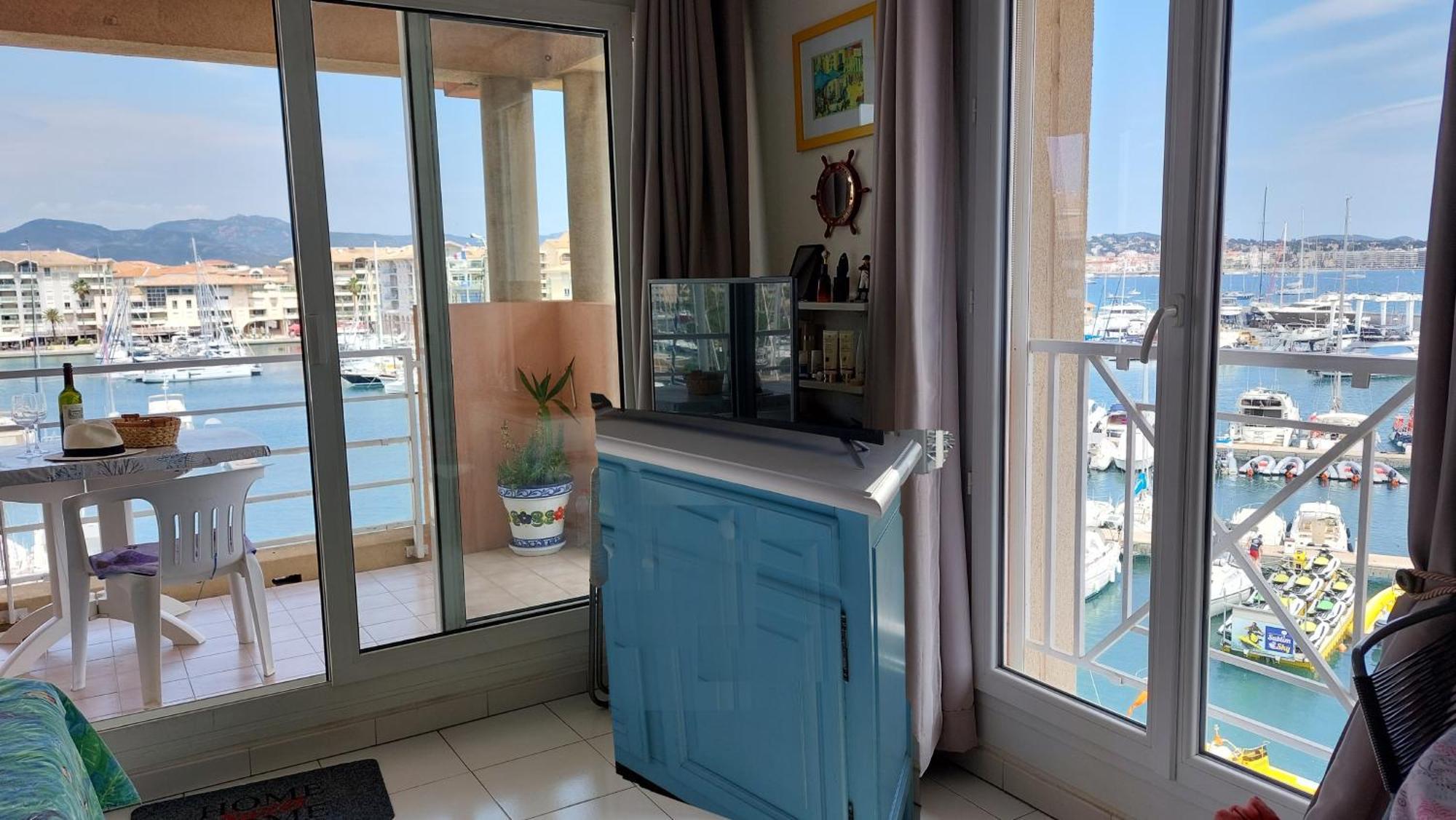 Boutique Apartment Hirondelle Port Fréjus Екстериор снимка
