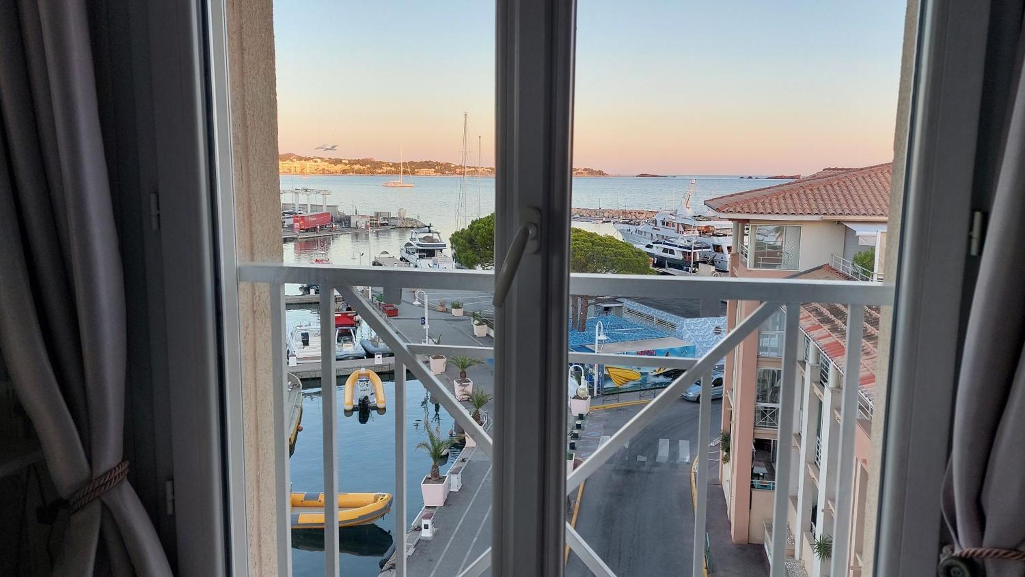 Boutique Apartment Hirondelle Port Fréjus Екстериор снимка
