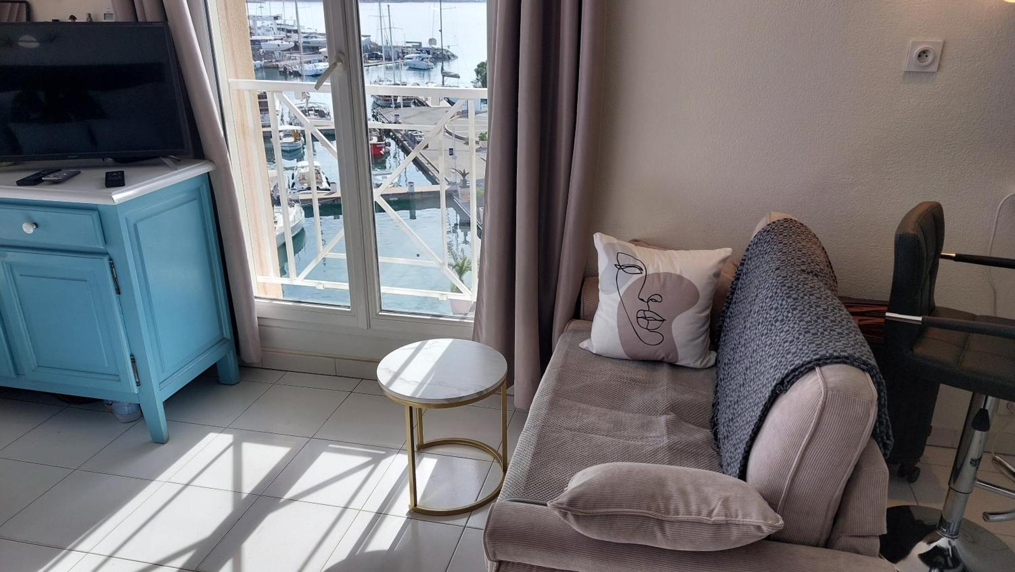 Boutique Apartment Hirondelle Port Fréjus Екстериор снимка