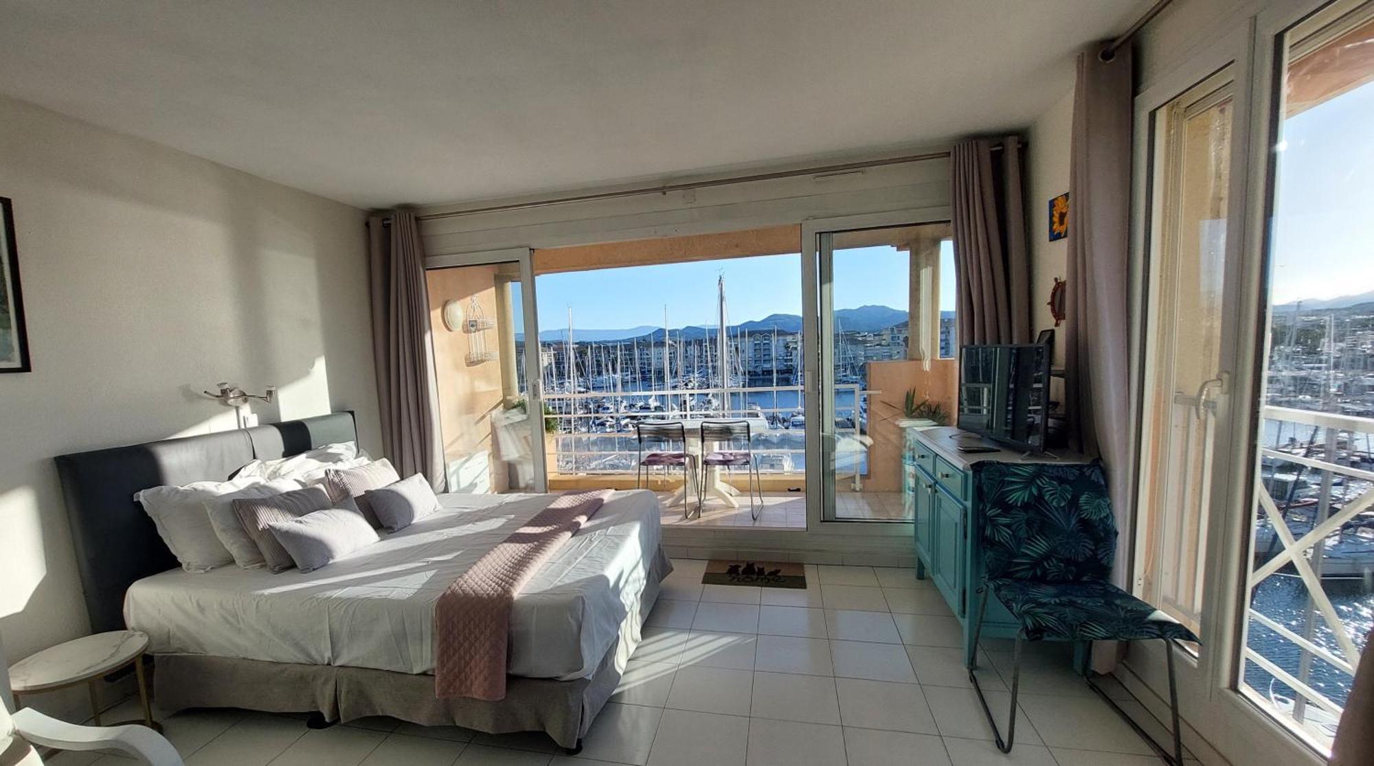 Boutique Apartment Hirondelle Port Fréjus Екстериор снимка