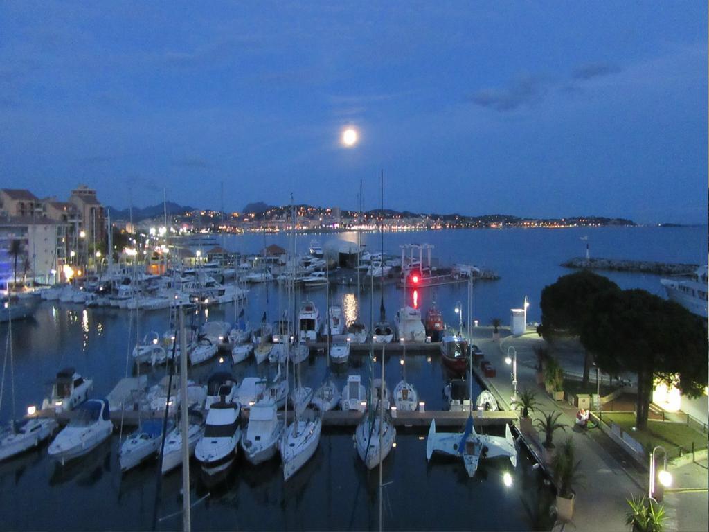 Boutique Apartment Hirondelle Port Fréjus Екстериор снимка